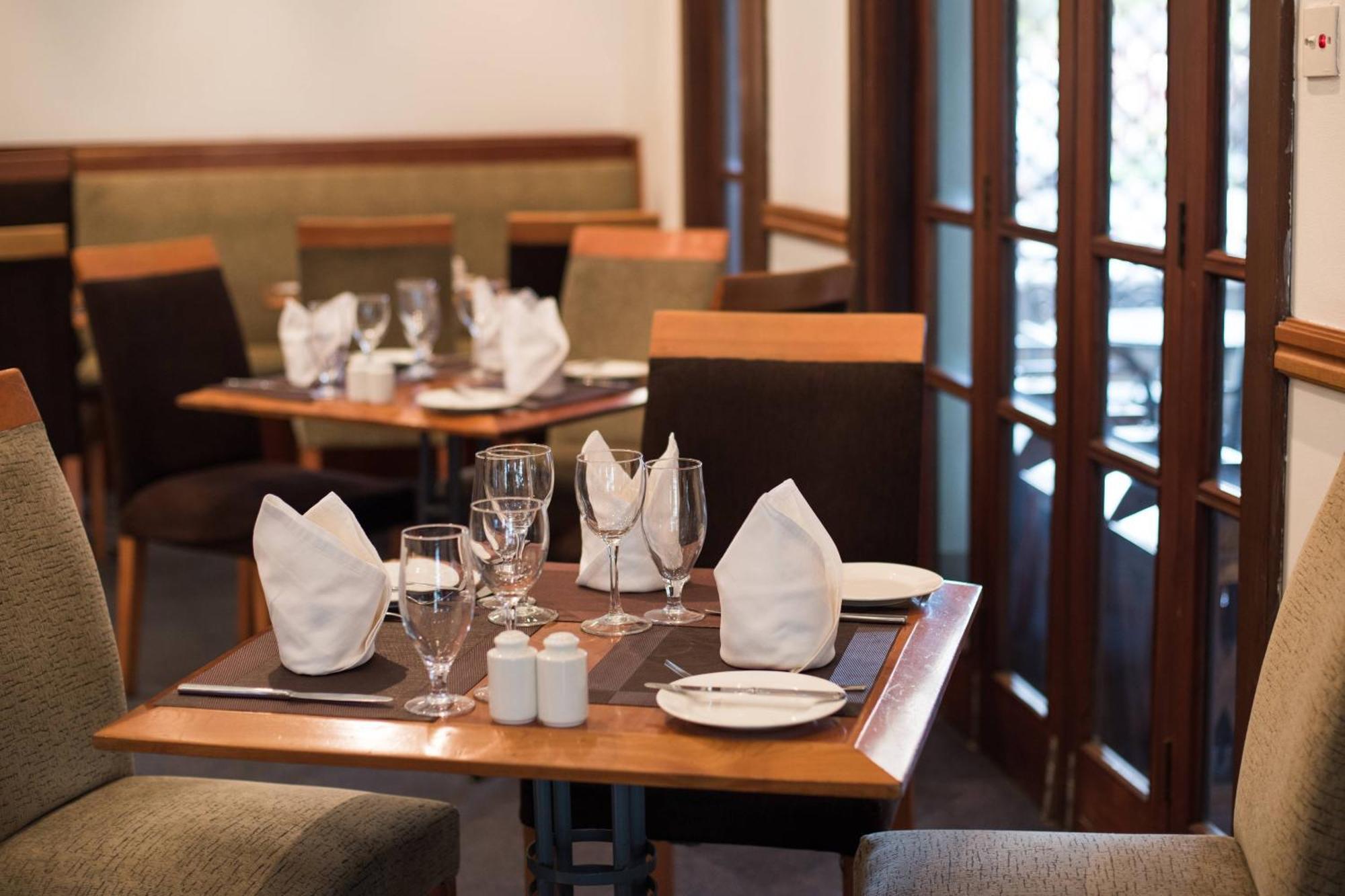 Protea Hotel By Marriott Dar Es Salaam Oyster Bay Bagian luar foto