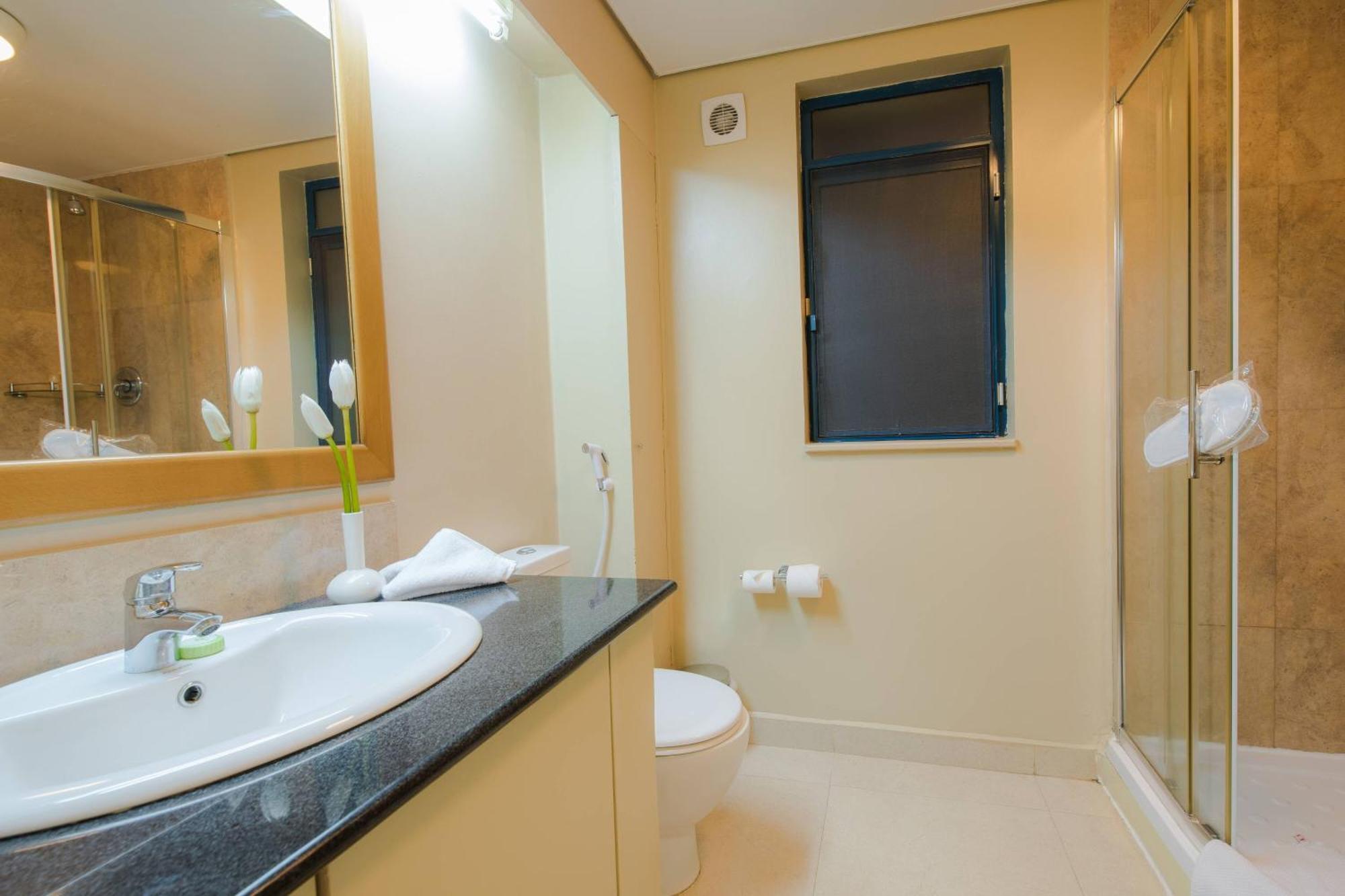 Protea Hotel By Marriott Dar Es Salaam Oyster Bay Bagian luar foto