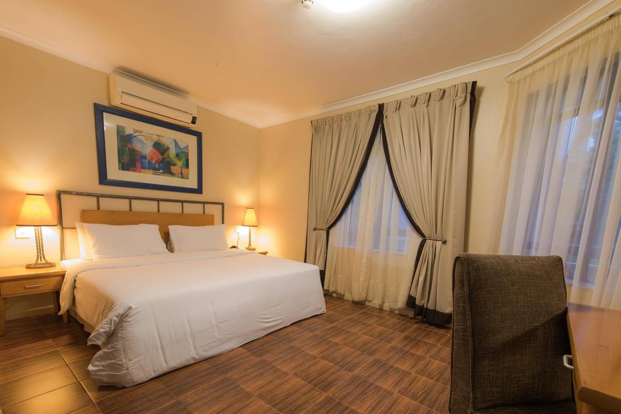 Protea Hotel By Marriott Dar Es Salaam Oyster Bay Bagian luar foto