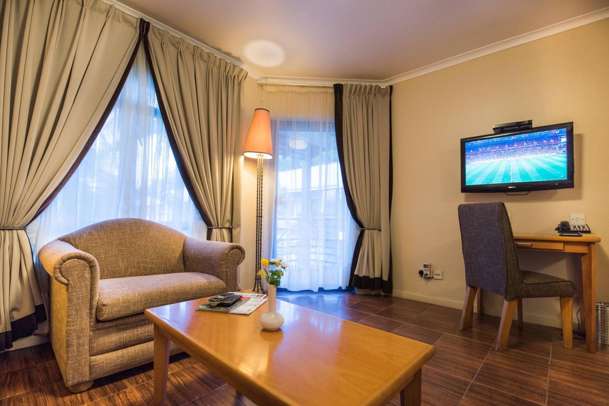 Protea Hotel By Marriott Dar Es Salaam Oyster Bay Bagian luar foto