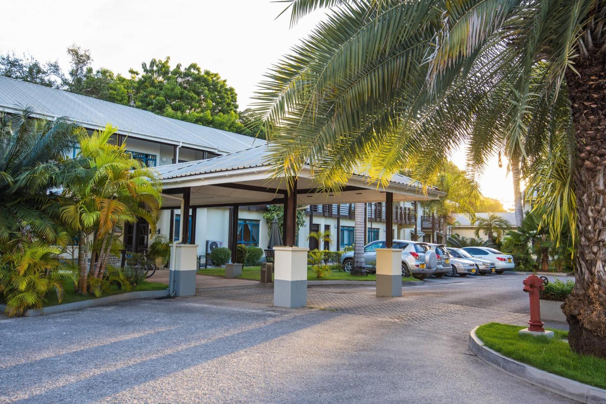Protea Hotel By Marriott Dar Es Salaam Oyster Bay Bagian luar foto