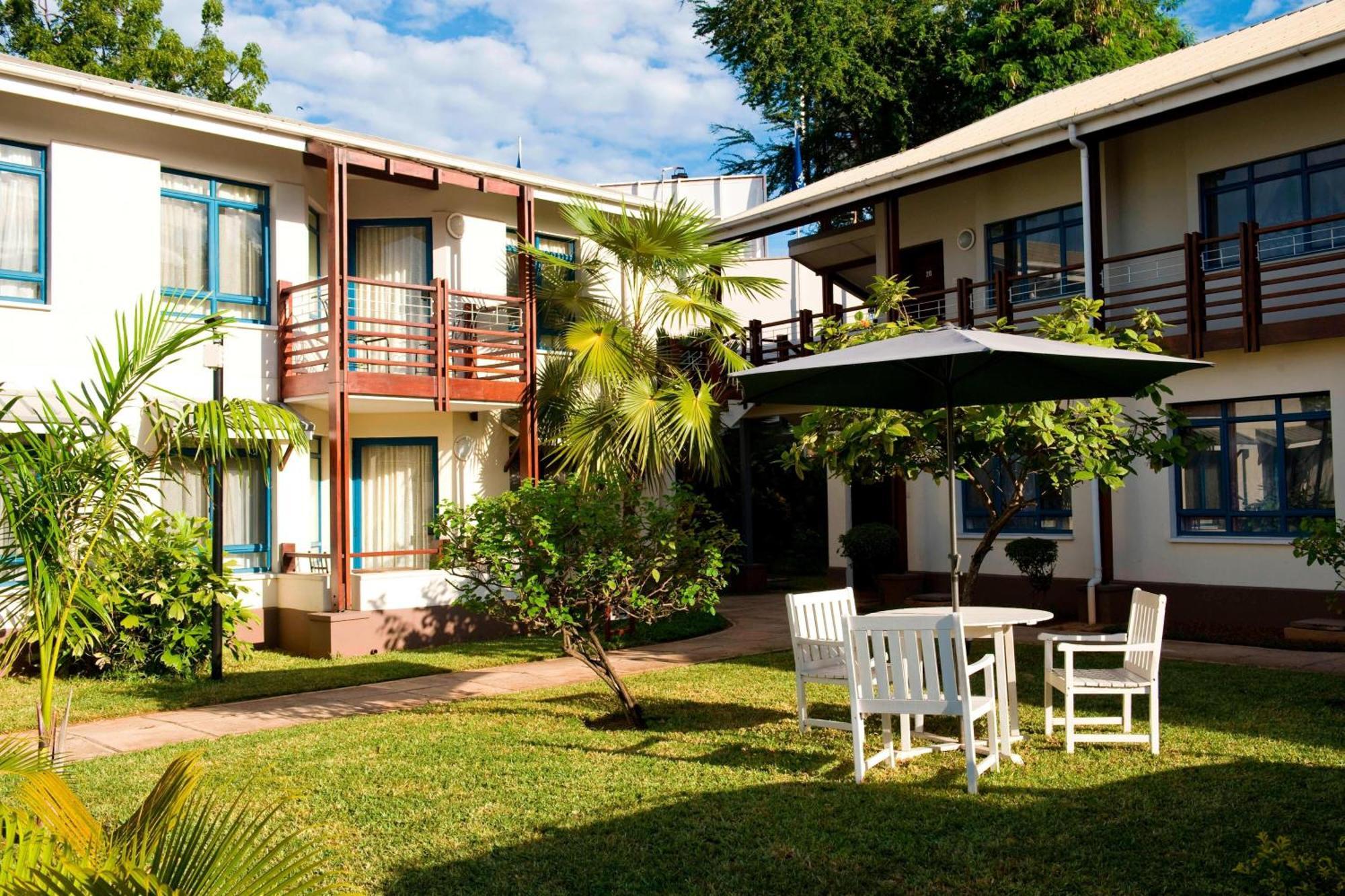 Protea Hotel By Marriott Dar Es Salaam Oyster Bay Bagian luar foto