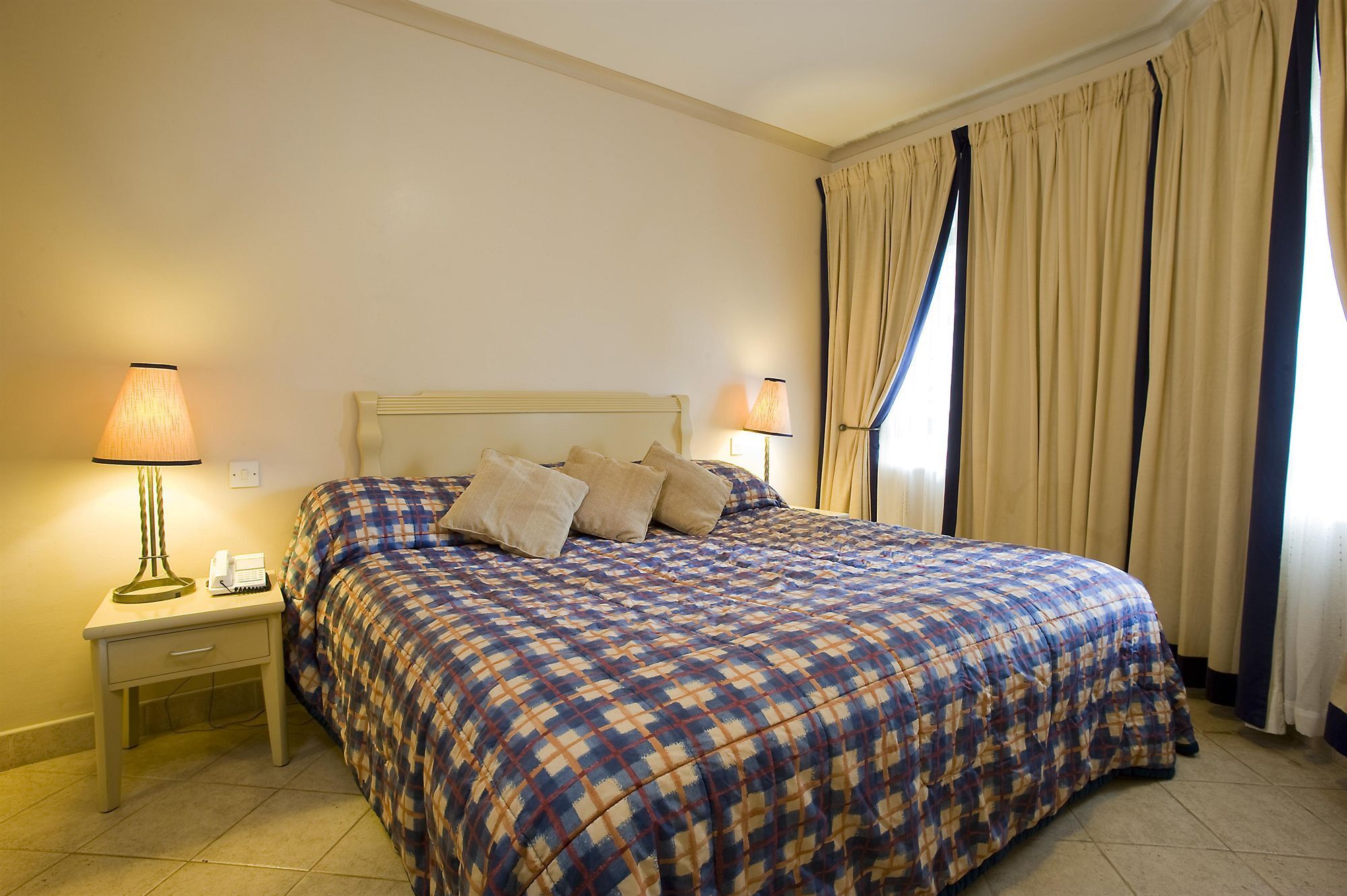 Protea Hotel By Marriott Dar Es Salaam Oyster Bay Bagian luar foto